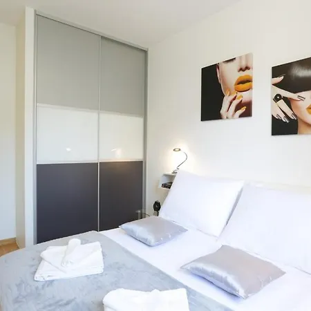 With Parking Space Podstrana, Split - 25292 Apartman *